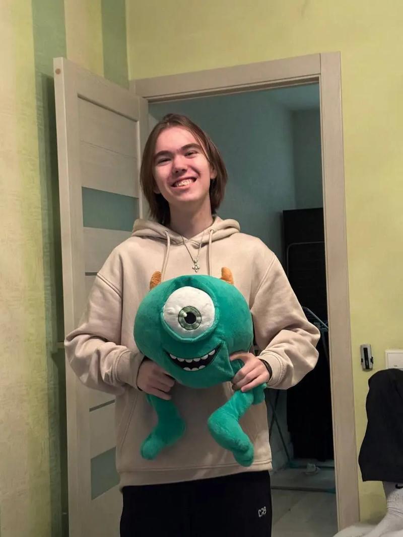 “LPL外援顶薪1050万”登微博热搜 网友锐评：外援真就高人一等？