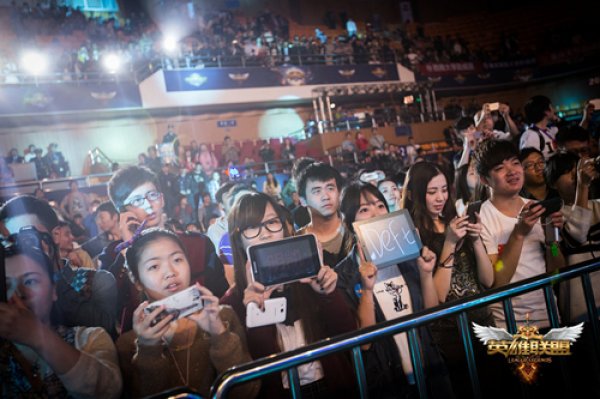 扑克不是拼感觉（扑克讲究策略，不靠直觉）